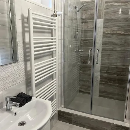 Negy Evszak Vendeghaz Hotel apartamentowy *