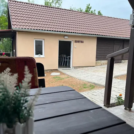 Hotel apartamentowy Negy Evszak Vendeghaz *