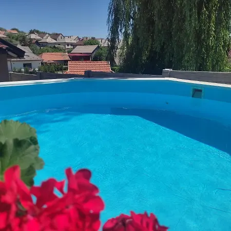 Hotel apartamentowy Negy Evszak Vendeghaz